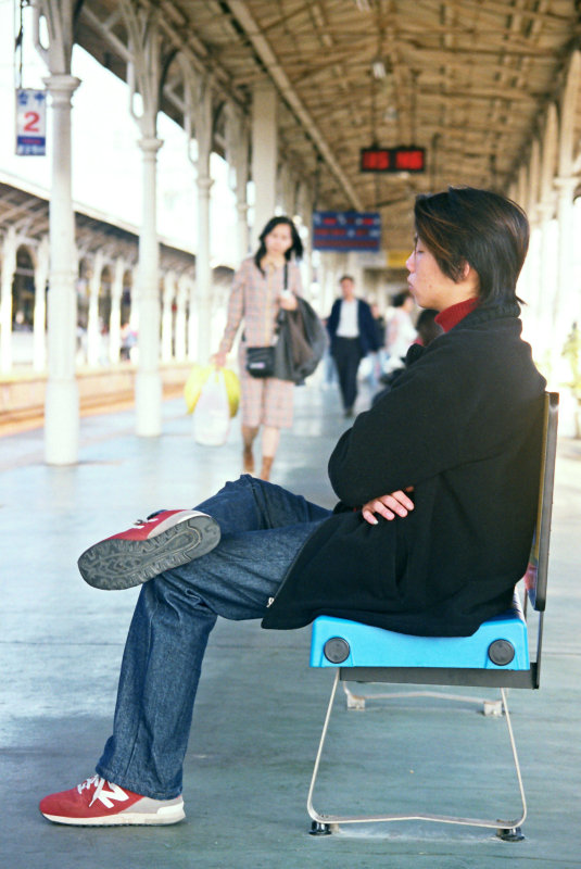 台灣鐵路旅遊攝影台中火車站月台旅客2002年之前攝影照片61